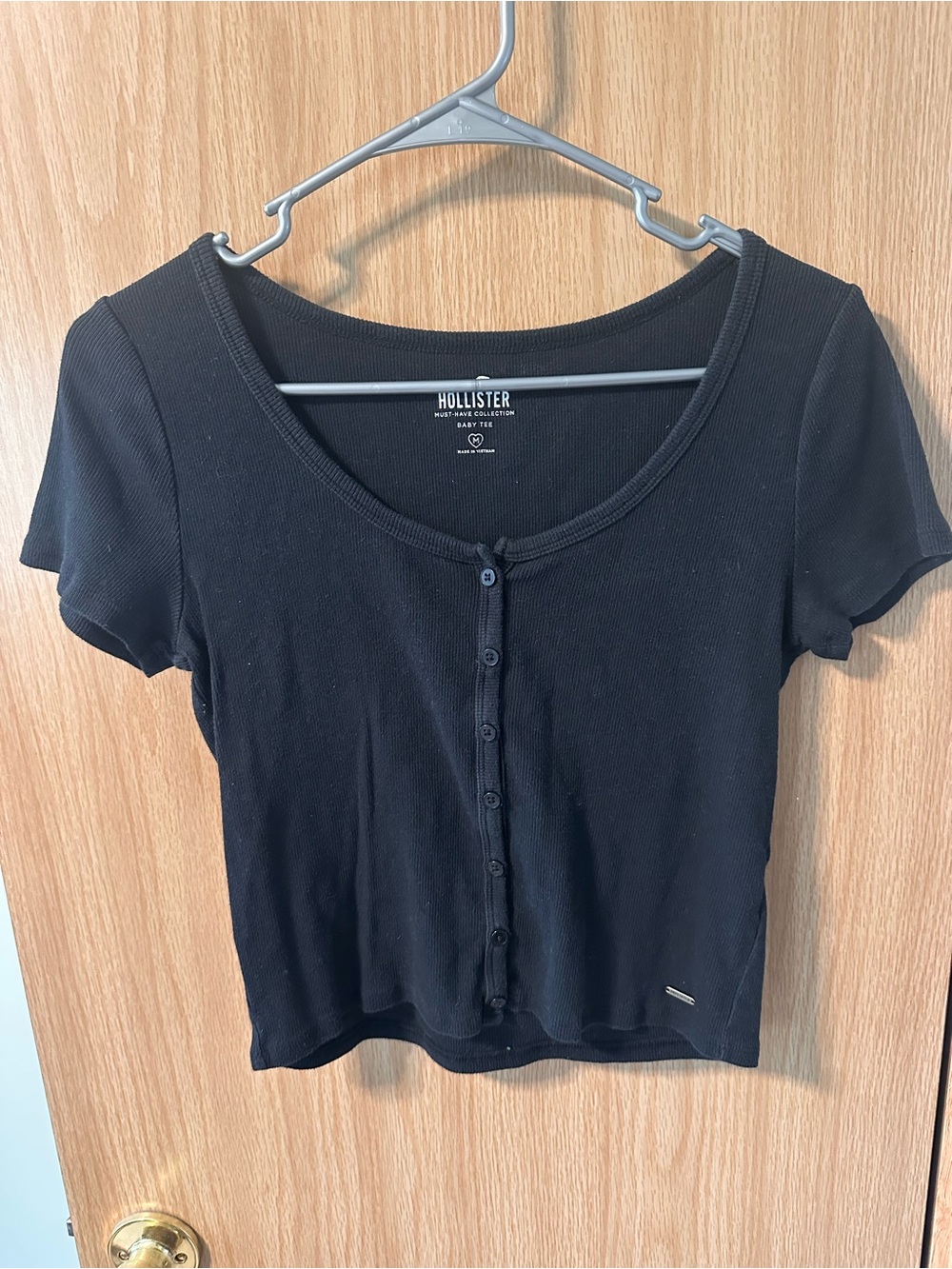 Hollister Black Ribbed Button-Front Crop Tee